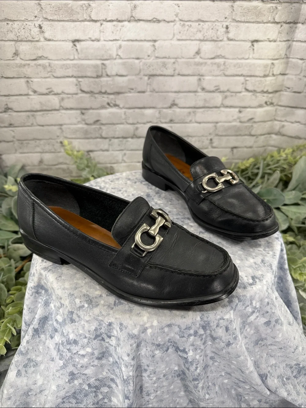 CLARKS - Black Soft Leather Horse-bit Moc Toe Dress Loafers - Boys 4.5M 🖤 GUC